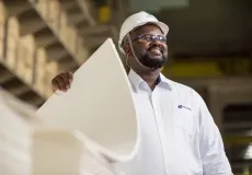 Suzano celebra o Dia da Indústria destacando a versatilidade da celulose
