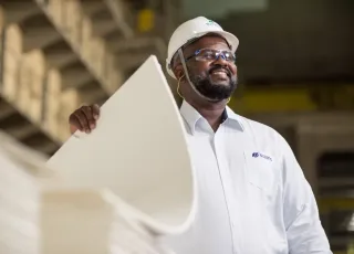 Suzano celebra o Dia da Indústria destacando a versatilidade da celulose