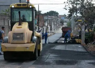 TEIXEIRA ASFALTADA: a pavimentação no bairro São Lourenço “chegou na hora certa”