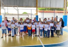 Teixeira de Freitas  - Alunos com rendimento 100% no CNCA são premiados na Escola Municipal Pedro Agrizzi Neto 