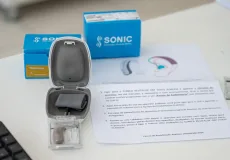 Teixeira de Freitas amplia atendimento especializado com entrega de aparelhos auditivos para 21 municípios