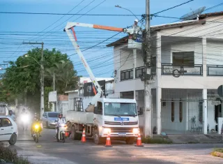 Teixeira de Freitas avança na modernização da iluminação pública