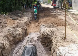 Teixeira de Freitas - Obra de pavimentação em ruas do Jardim Caraípe é iniciada