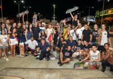 Teixeira de Freitas realiza o 1º Skate Moto Rock na Praça Carla Caddia.