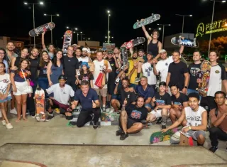 Teixeira de Freitas realiza o 1º Skate Moto Rock na Praça Carla Caddia.
