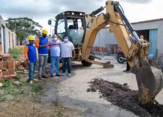 Temóteo prometeu e cumpriu- Água começa a ser instalada no Rosa Luxemburgo
