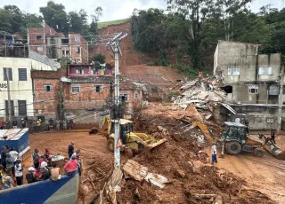 Chuva deixas restro de mortes e destruição em cidades de Minas Gerais 