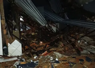 Temporal provoca destruição em Vereda e região deve continuar em alerta para fortes chuvas neste domingo