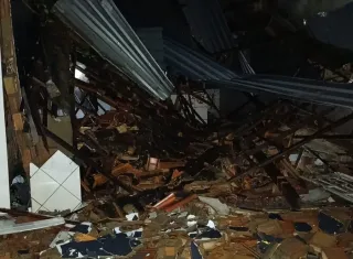 Temporal provoca destruição em Vereda e região deve continuar em alerta para fortes chuvas neste domingo
