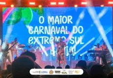 Terceiro dia do maior Carnaval do Extremo Sul consolida mais uma noite de sucesso em Alcobaça