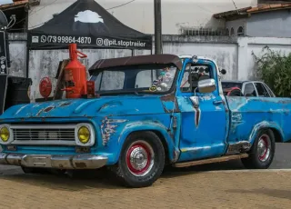 Texas Auto Rock reúne carros antigos, música e movimenta a Praça Irmã Carla Caddia