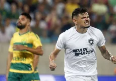 Tiquinho decide e Botafogo vence para ampliar vantagem no Brasileiro