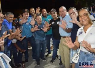 Tonzinho encerra campanha com mega caminhada pelas ruas de Lajedão