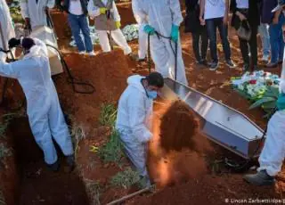 Trabalhadores de funerárias apelam as autoridades pela vacina contra o Covid 19