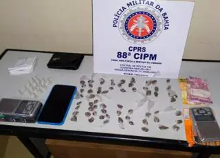 Traficante é preso com drogas na cidade do Prado; menor foi apreendido