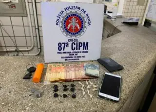 Traficante é preso pela PM em Teixeira de Freitas com pedras de crack e papelotes de cocaína