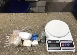 Traficantes fogem deixando droga para trás em Teixeira de Freitas 