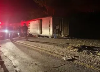 Tragédia: 15 pessoas morreram em acidente com ônibus que saiu da Bahia para fazer compras em Pernambuco