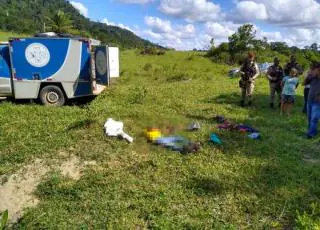 Tragédia em família -Briga entre irmãos termina com mãe e filha baleada e adolescente morto no interior de Itamaraju