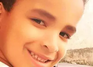 Tragédia – Menino de 10 anos morre enforcado em corda de balanço em Eunápolis