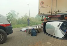 Tragédia na BA-284: colisão entre motocicleta e caminhão deixa um morto e um ferido grave