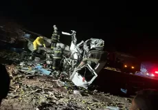 Tragédia na Bahia: 25 pessoas morrem em colisão entre ônibus de turismo e caminhão 