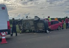 Tragédia na BR-101: Dois mortos e três feridos em acidente entre  carros e carreta  provocado por ultrapassagem no Norte do Espírito Santo