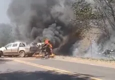 Tragédia na BR-101: Três carros incendeiam após colisão em Itabela; Seis feridos encaminhados ao Hospital