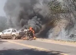 Tragédia na BR-101: Três carros incendeiam após colisão em Itabela; Seis feridos encaminhados ao Hospital