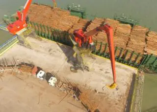 Transporte de madeira da Suzano em barcaças é recorde