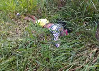 Travesti é encontrado morto em terreno baldio no Monte Castelo em Teixeira de Freitas