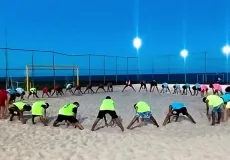 Treino movimenta atletas do Projeto Garotos do Futuro de Alcobaça na Arena de Beach Soccer Roniery Barbosa