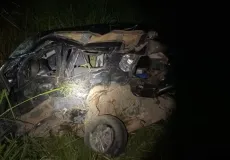 Três pessoas morrem após carro ser atingido ao tentar atravessar rodovia na Bahia