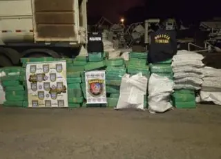 Três toneladas de maconha são achadas dentro de caminhão com carga de milho na Bahia
