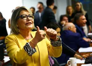 TSE cassa mandato da senadora Selma Arruda