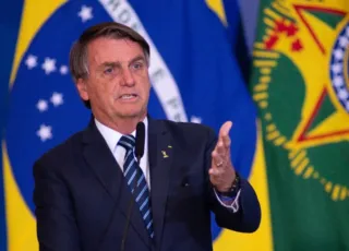 TSE multa candidato Jair Bolsonaro por campanha antecipada