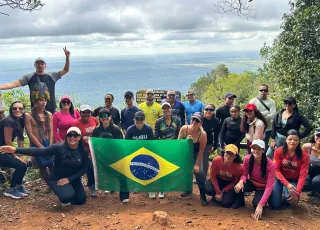 Turistas vivencia aventura, natureza e cultura indígena no Parque Nacional do Monte Pascoal