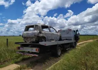 Uber teixeirense tem carro roubado e incendiado por assaltantes