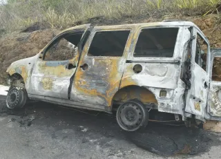 Ultrapassagem proibida provoca  acidente e incêndio na BR 101 entre Teixeira de Freitas e Itamaraju