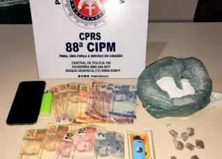 Um jovem foi preso pela PM e um adolescente conduzido com drogas na cidade do Prado