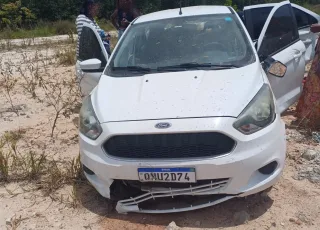 Uma pessoa ficou gravemente ferida após motorista capotar carro ao desviar de cachorro na BR-418  em Nova Viçosa. 