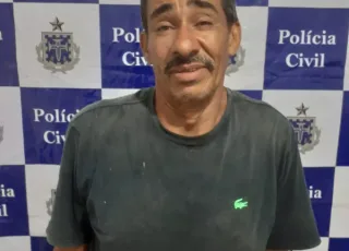 Valentão é preso após ameaçar a sobrinha com facão e enfrentar a polícia em Caravelas