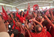 Vaninha e Raquel lideram pesquisa eleitoral com 45,1% das intenções de voto em Caravelas