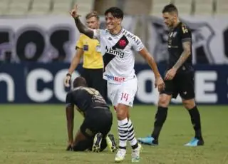 Vasco vence o Ceará e vira líder do Campeonato Brasileiro