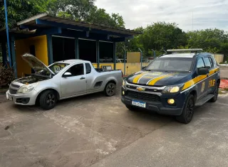 Veículo com registro de roubo é apreendido durante fiscalização na BR-101 em Teixeira de Freitas