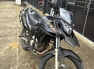 Motocicleta com chassi e motor adulterados é apreendida pela PM na BR-101 em Itamaraju