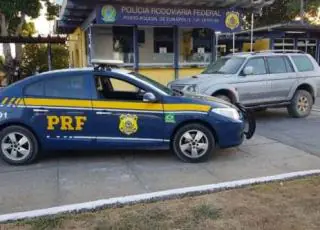Veículo furtado há dois dias é localizado pela PRF na BR 101 em Eunápolis