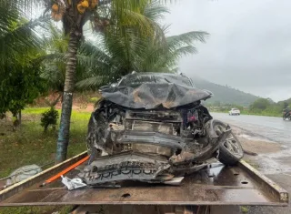Veículo roubado é recuperado pela PRF após atendimento a sinistro na BR-101, em Itabela 