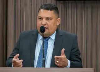Vereador Jonatas Santos comemora anúncio de complexo esportivo no bairro Bahia-Sul