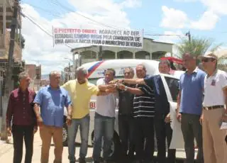 Vereda recebe ambulância do deputado Sandro Régis